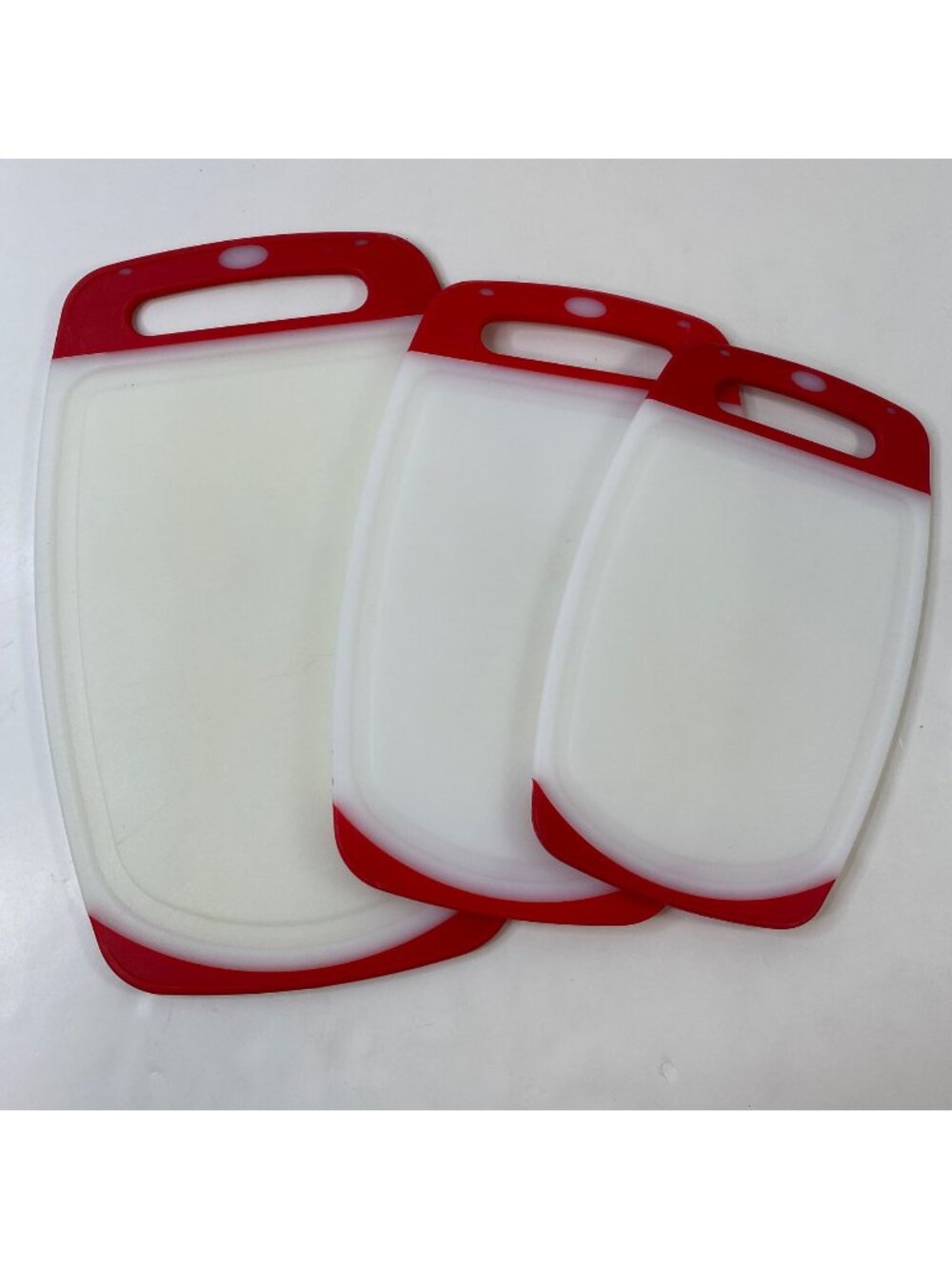 Set Of 3 Red & White Plastic Cutting Boards With Non-Slip Edges & Easy-Grip Hand